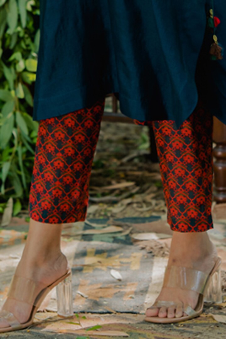 Green & Blue Cotton Silk Embroidered Kurta Set by Pooja & Keyur at Pernia's Pop Up Shop