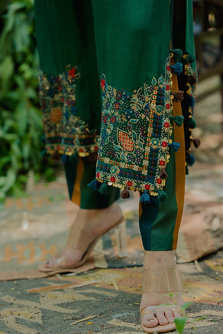 Green Silk Embroidered Kurta Set by Pooja & Keyur at Pernia's Pop Up Shop