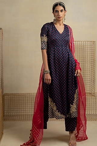 Pink Organza Aari Embroidered Dupatta by Pooja & Keyur