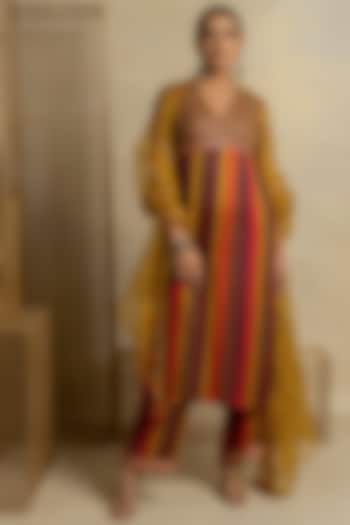 Yellow Organza Aari Embroidered Dupatta by Pooja & Keyur at Pernia's Pop Up Shop