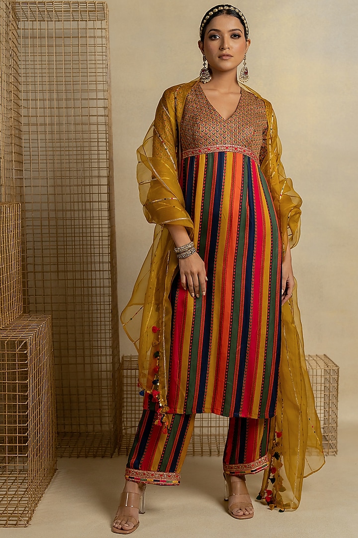 Yellow Organza Aari Embroidered Dupatta by Pooja & Keyur at Pernia's Pop Up Shop