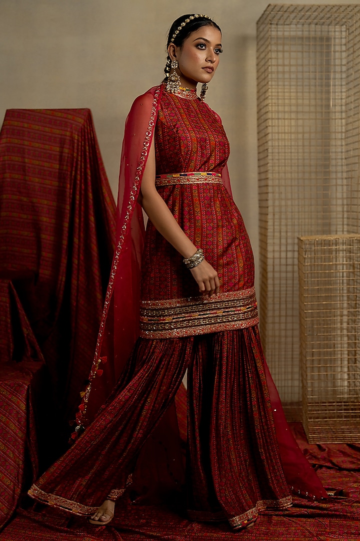 Maroon Organza Aari Embroidered Dupatta by Pooja & Keyur at Pernia's Pop Up Shop