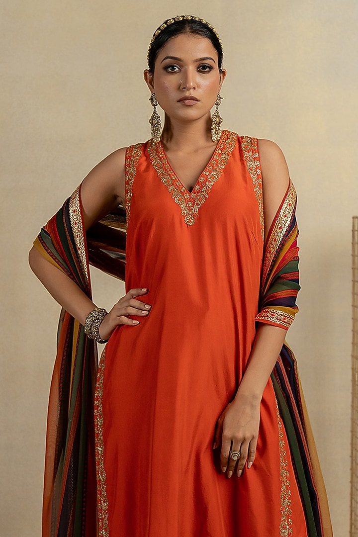 Orange Silk Aari Embroidered Kurta Set by Pooja & Keyur at Pernia's Pop Up Shop