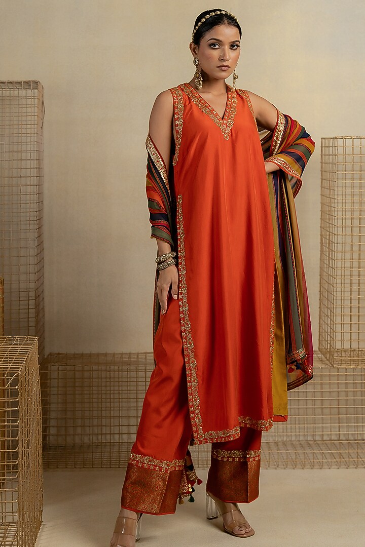 Orange Silk Aari Embroidered Kurta Set by Pooja & Keyur at Pernia's Pop Up Shop
