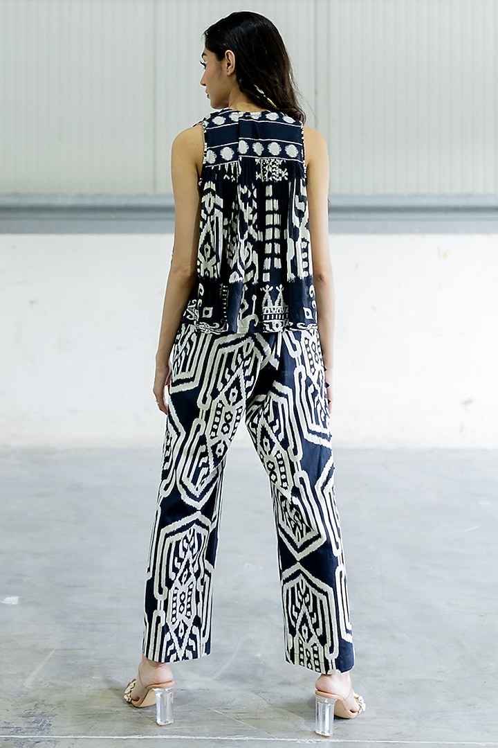Black & White Cotton Silk Embroidered Co-Ord Set by Pooja & Keyur at Pernia's Pop Up Shop