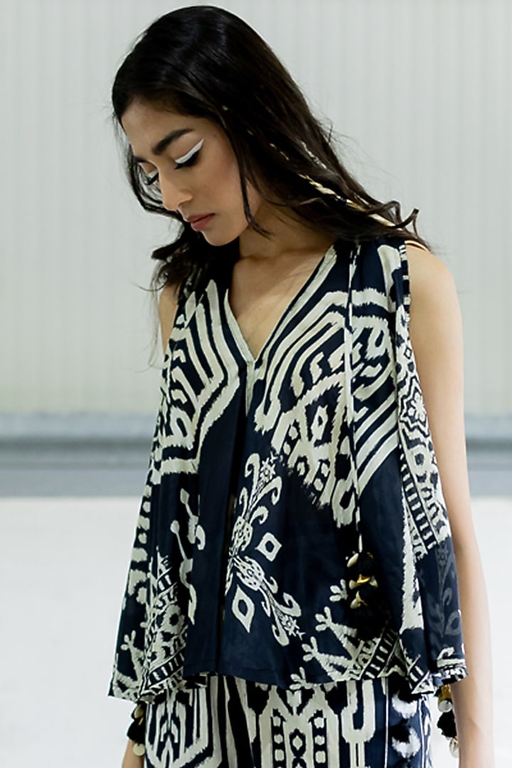 Black & White Cotton Silk Embroidered Co-Ord Set by Pooja & Keyur at Pernia's Pop Up Shop