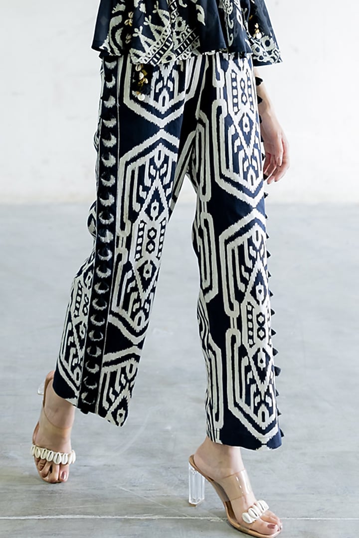 Black & White Cotton Silk Embroidered Co-Ord Set by Pooja & Keyur at Pernia's Pop Up Shop