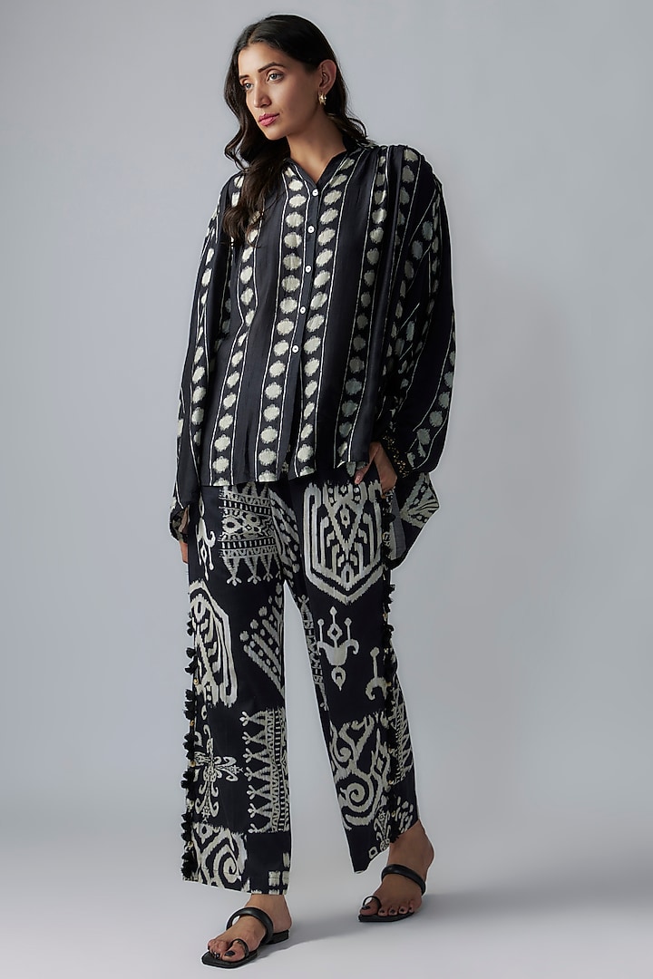 Black Cotton Silk Digital Printed & Aari Embroidered Co-Ord Set by Pooja & Keyur at Pernia's Pop Up Shop