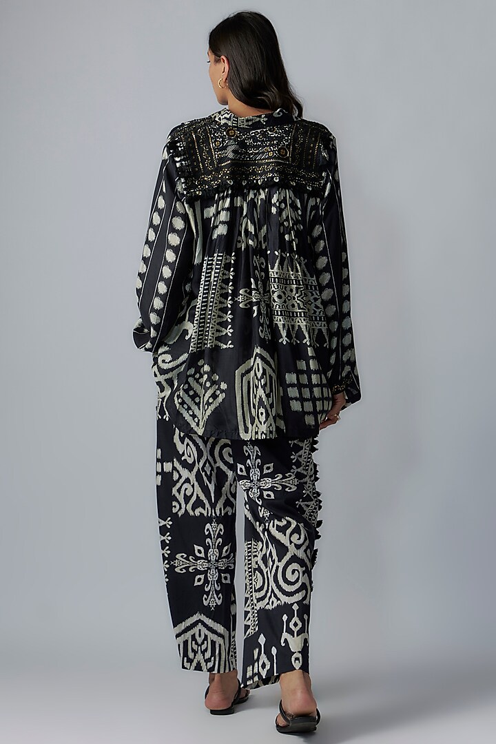 Black Cotton Silk Digital Printed & Aari Embroidered Co-Ord Set by Pooja & Keyur at Pernia's Pop Up Shop