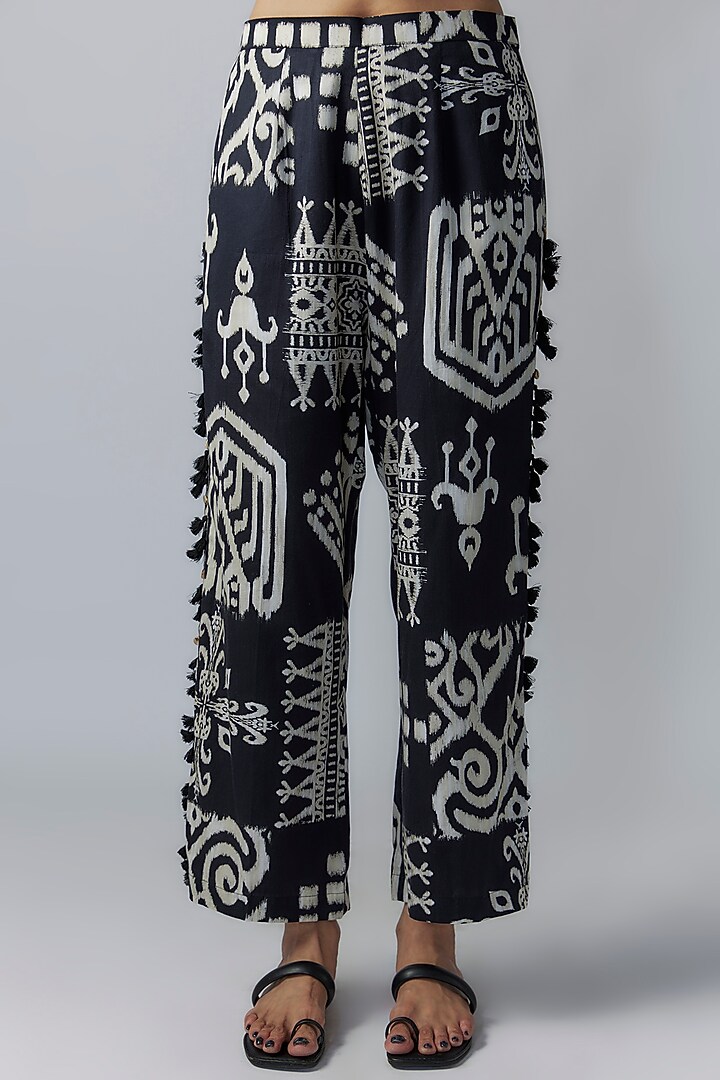 Black Cotton Silk Digital Printed & Aari Embroidered Co-Ord Set by Pooja & Keyur at Pernia's Pop Up Shop