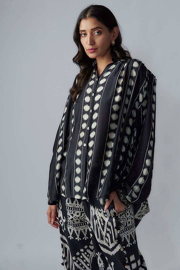 Black Cotton Silk Digital Printed & Aari Embroidered Co-Ord Set by Pooja & Keyur at Pernia's Pop Up Shop