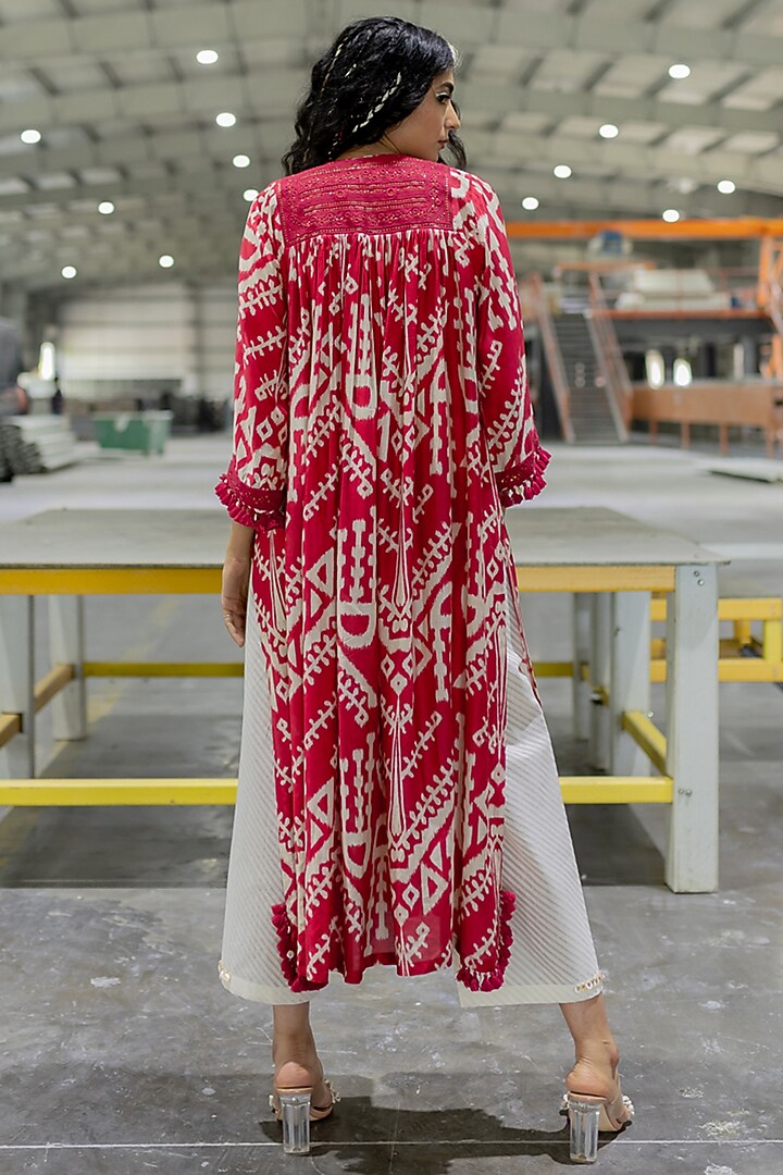 Brick Cotton Satin Embroidered Kurta Set by Pooja & Keyur at Pernia's Pop Up Shop
