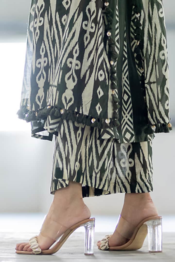 Olive Green Cotton Silk Embroidered Kurta Set by Pooja & Keyur at Pernia's Pop Up Shop