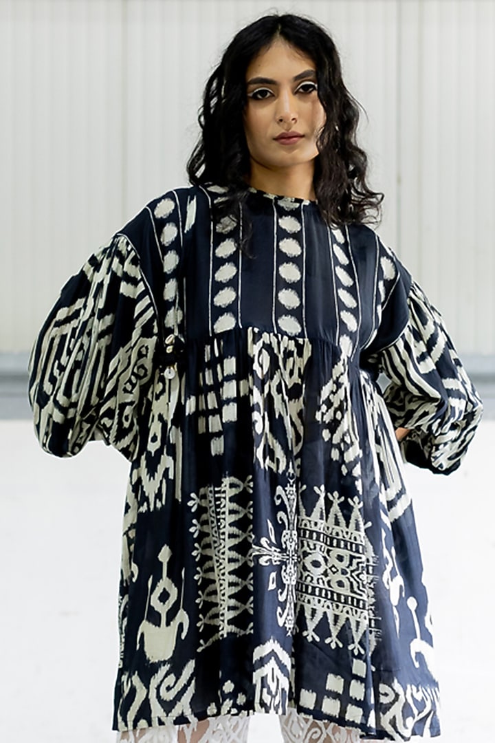 Black Cotton Silk Kurta Set by Pooja & Keyur at Pernia's Pop Up Shop