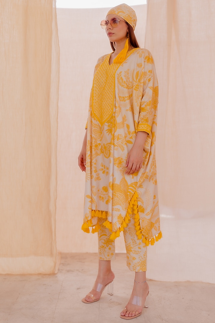 Yellow Printed Kaftan Set by Pooja & Keyur at Pernia's Pop Up Shop