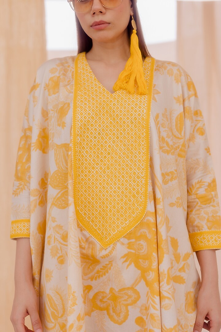 Yellow Printed Kaftan Set by Pooja & Keyur at Pernia's Pop Up Shop