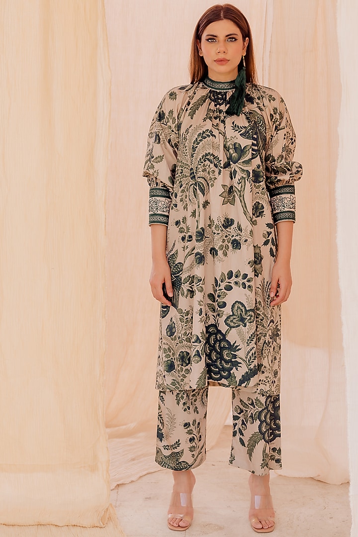Green Printed Kurta Set by Pooja & Keyur at Pernia's Pop Up Shop