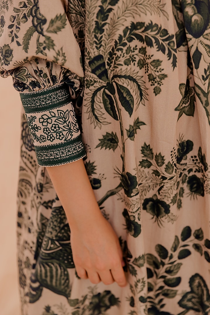 Green Printed Kurta Set by Pooja & Keyur at Pernia's Pop Up Shop