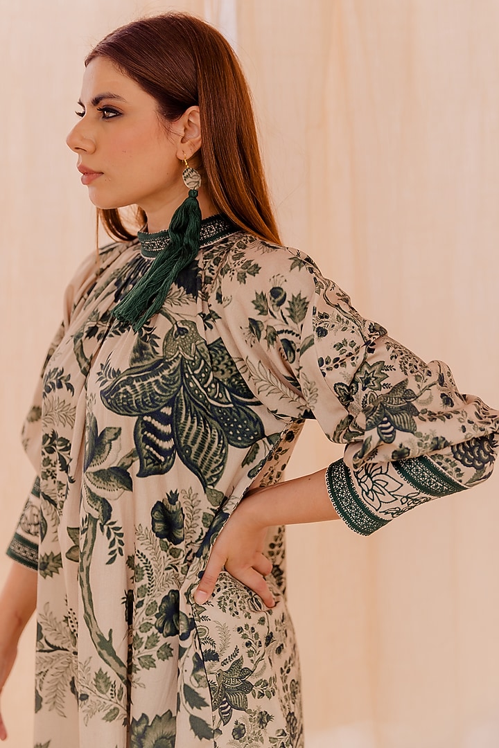 Green Printed Kurta Set by Pooja & Keyur at Pernia's Pop Up Shop