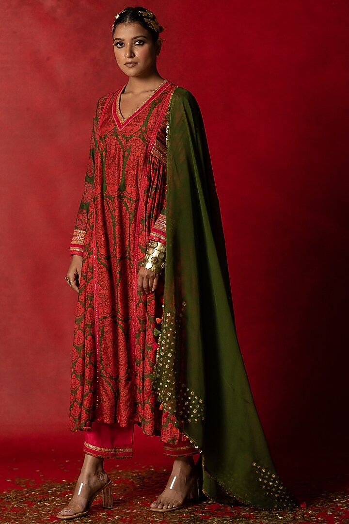 Olive Green Organza Embroidered Dupatta by Pooja & Keyur at Pernia's Pop Up Shop