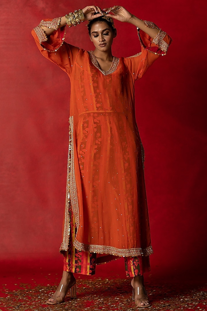 Orange Organza Loose Kurta Set by Pooja & Keyur at Pernia's Pop Up Shop