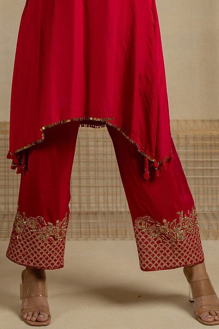 Rani Pink Silk Aari Embroidered Kurta Set by Pooja & Keyur at Pernia's Pop Up Shop