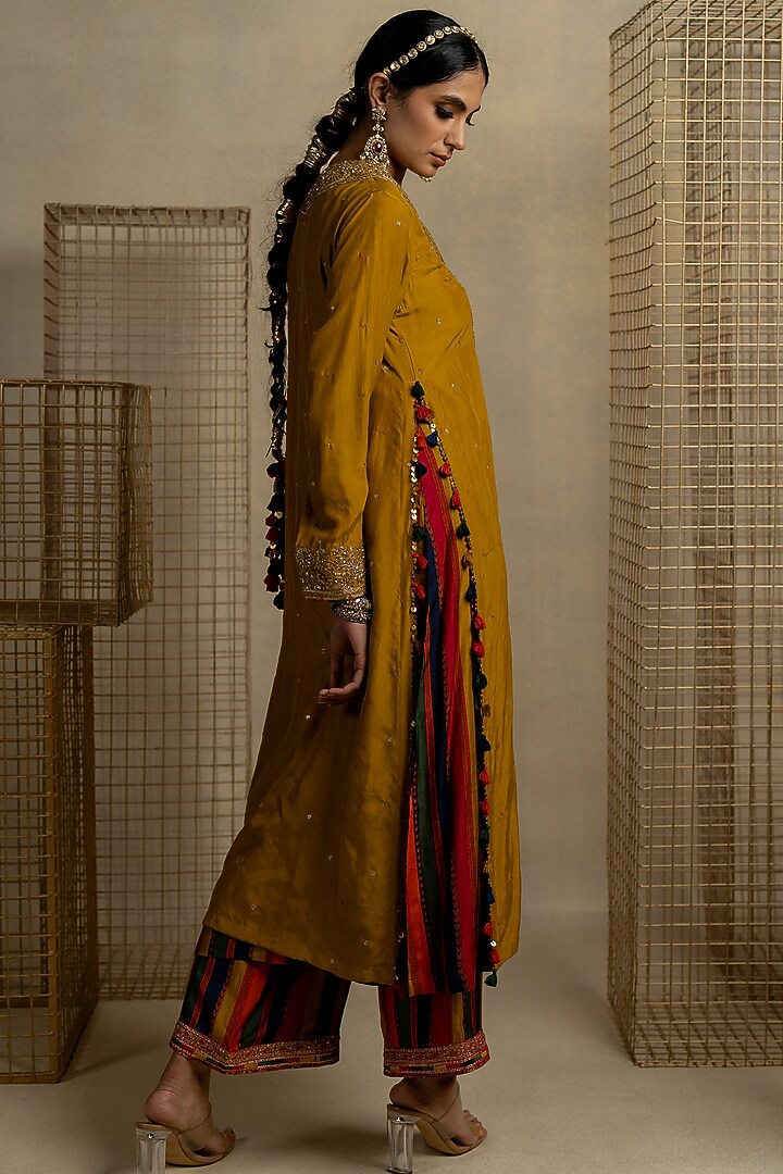 Yellow Silk Aari Embroidered Kurta Set by Pooja & Keyur at Pernia's Pop Up Shop