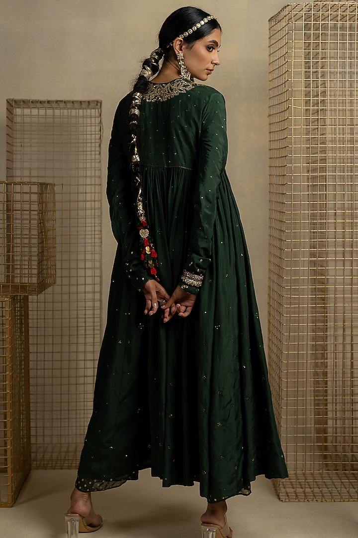 Mehendi Green Silk Aari Embroidered Wedding Anarkali Set by Pooja & Keyur at Pernia's Pop Up Shop