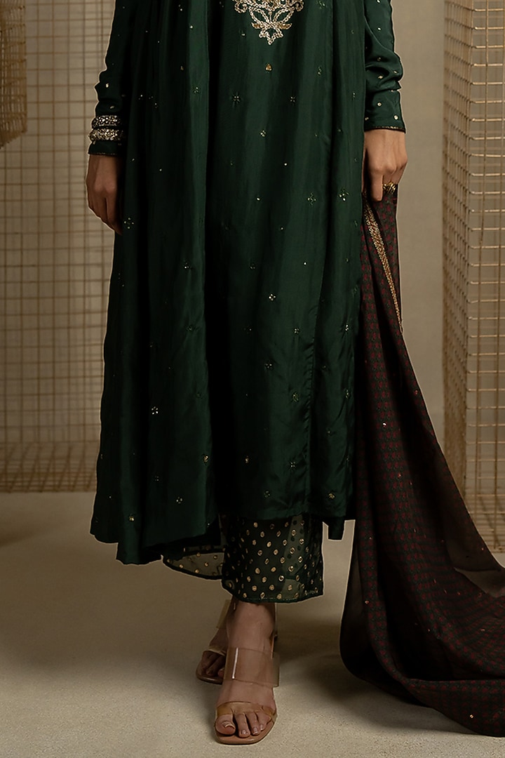 Mehendi Green Silk Aari Embroidered Wedding Anarkali Set by Pooja & Keyur at Pernia's Pop Up Shop