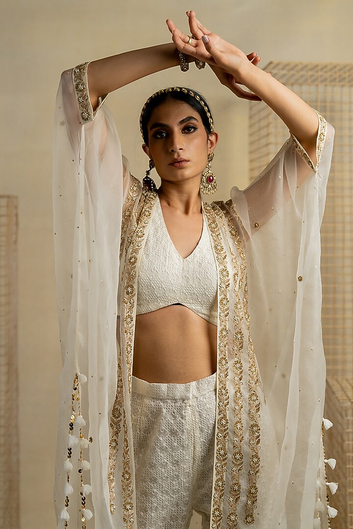 White Organza Aari Embroidered Cape Set by Pooja & Keyur at Pernia's Pop Up Shop