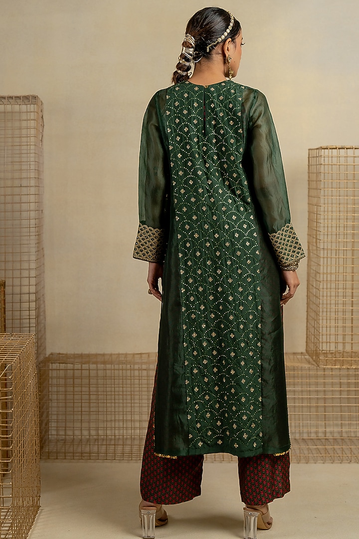 Mehendi Green Organza Aari Embroidered Kurta Set by Pooja & Keyur at Pernia's Pop Up Shop