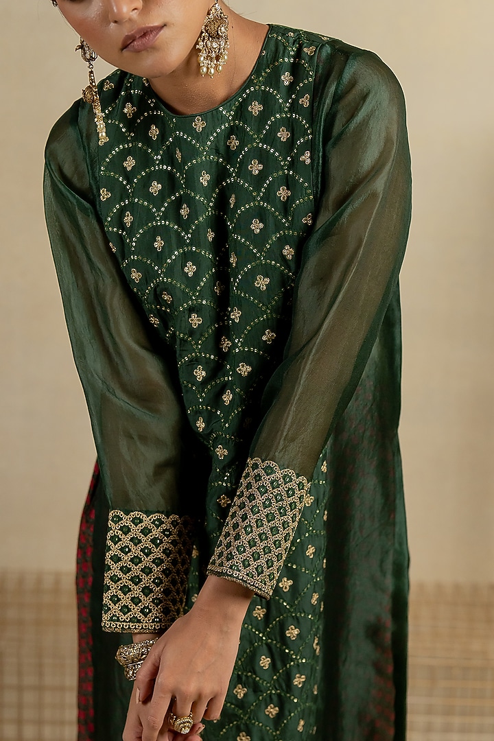 Mehendi Green Organza Aari Embroidered Kurta Set by Pooja & Keyur at Pernia's Pop Up Shop