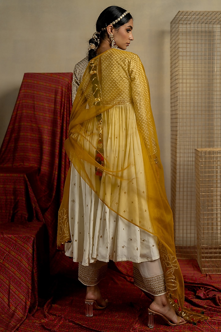 White Silk Aari Embroidered Wedding Anarkali Set by Pooja & Keyur at Pernia's Pop Up Shop