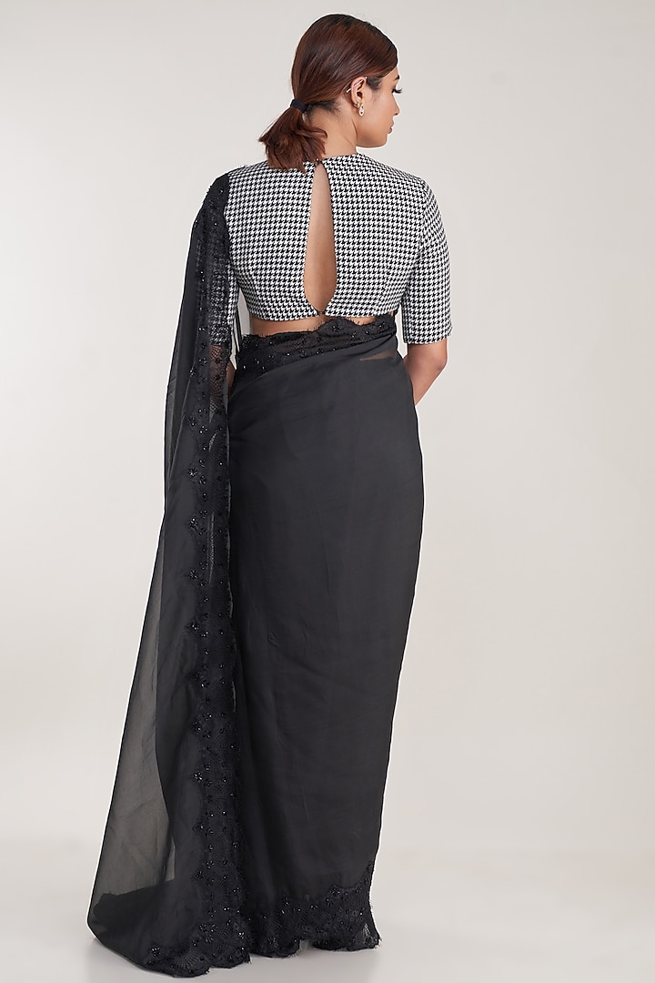 Black Pure Organza Embroidered Party Wear Saree Set by Pooja Bagaria at Pernia's Pop Up Shop