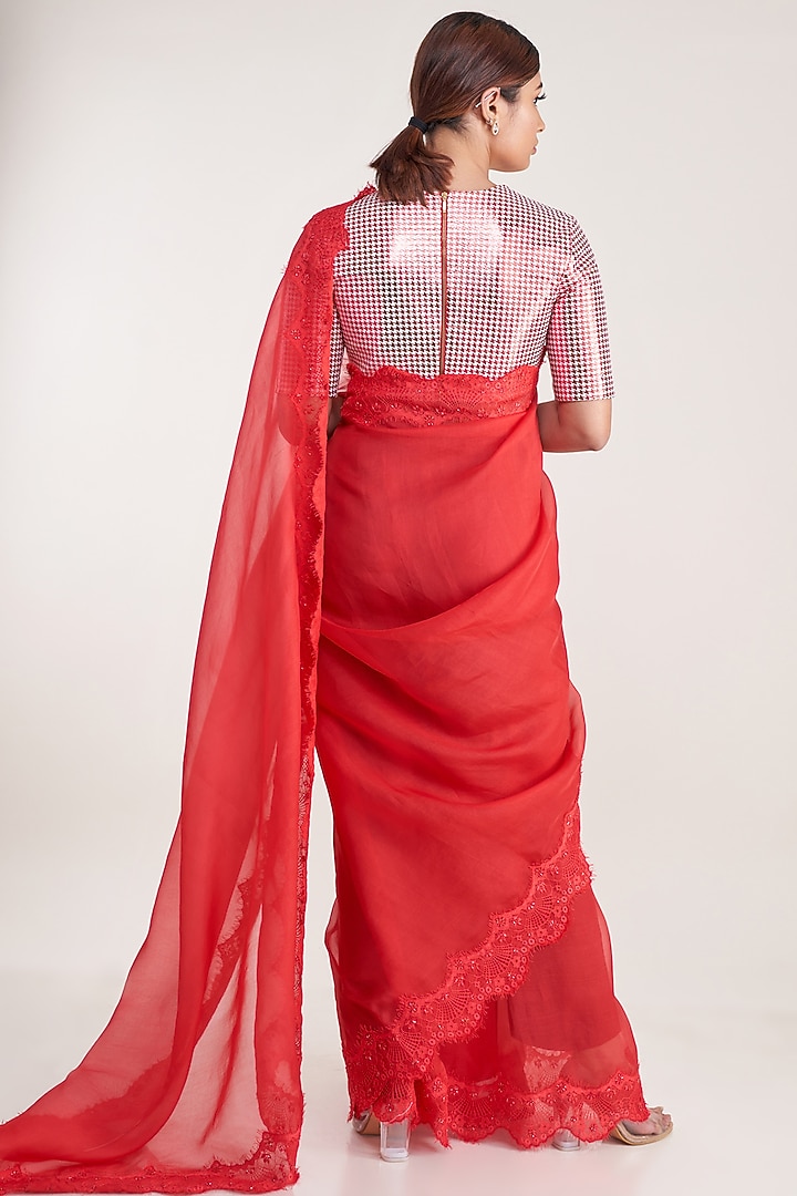 Red Pure Silk Organza Embroidered Party Wear Saree Set by Pooja Bagaria at Pernia's Pop Up Shop