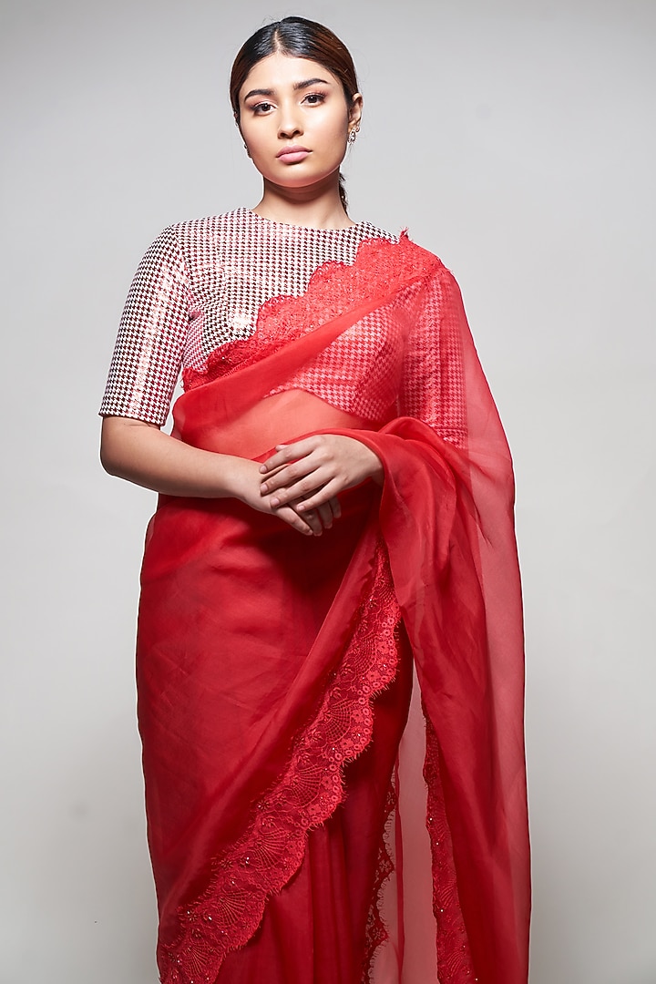 Red Pure Silk Organza Embroidered Party Wear Saree Set by Pooja Bagaria at Pernia's Pop Up Shop