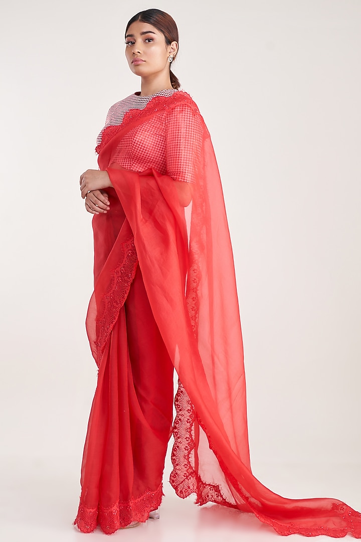Red Pure Silk Organza Embroidered Party Wear Saree Set by Pooja Bagaria at Pernia's Pop Up Shop