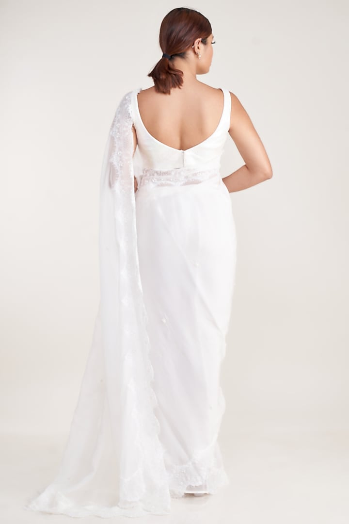 White Pure Silk Organza Embroidered Party Wear Saree Set by Pooja Bagaria at Pernia's Pop Up Shop
