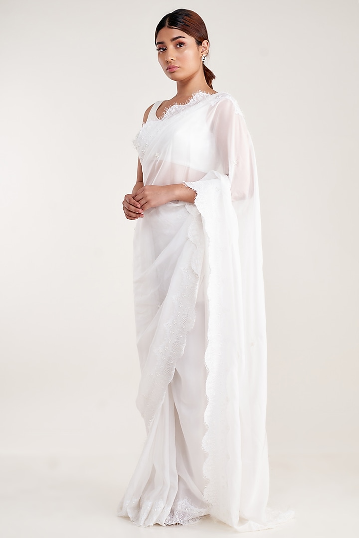White Pure Silk Organza Embroidered Party Wear Saree Set by Pooja Bagaria at Pernia's Pop Up Shop