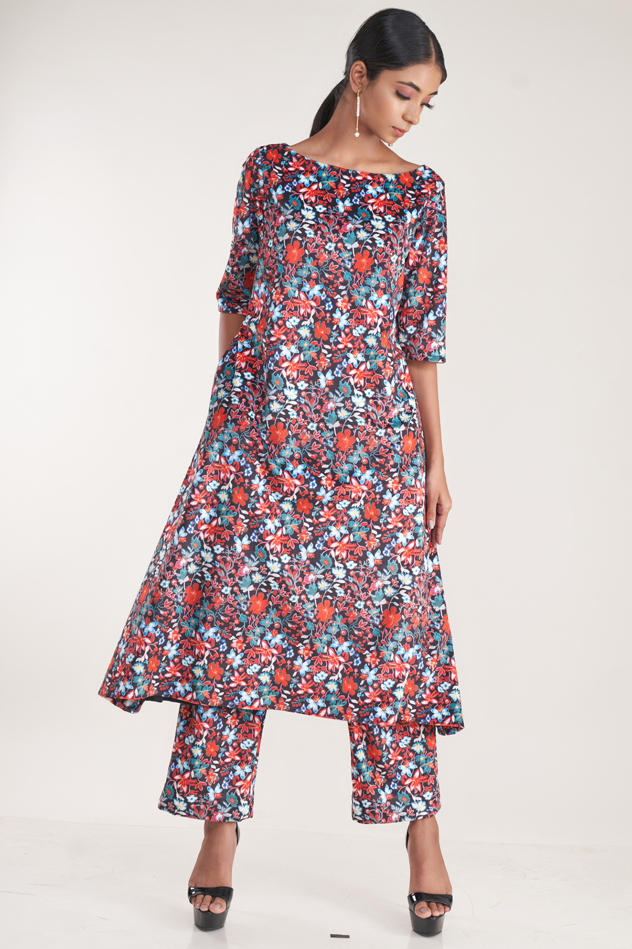 Black Vegan Silk Suede Printed Kurta Set by Pooja Bagaria