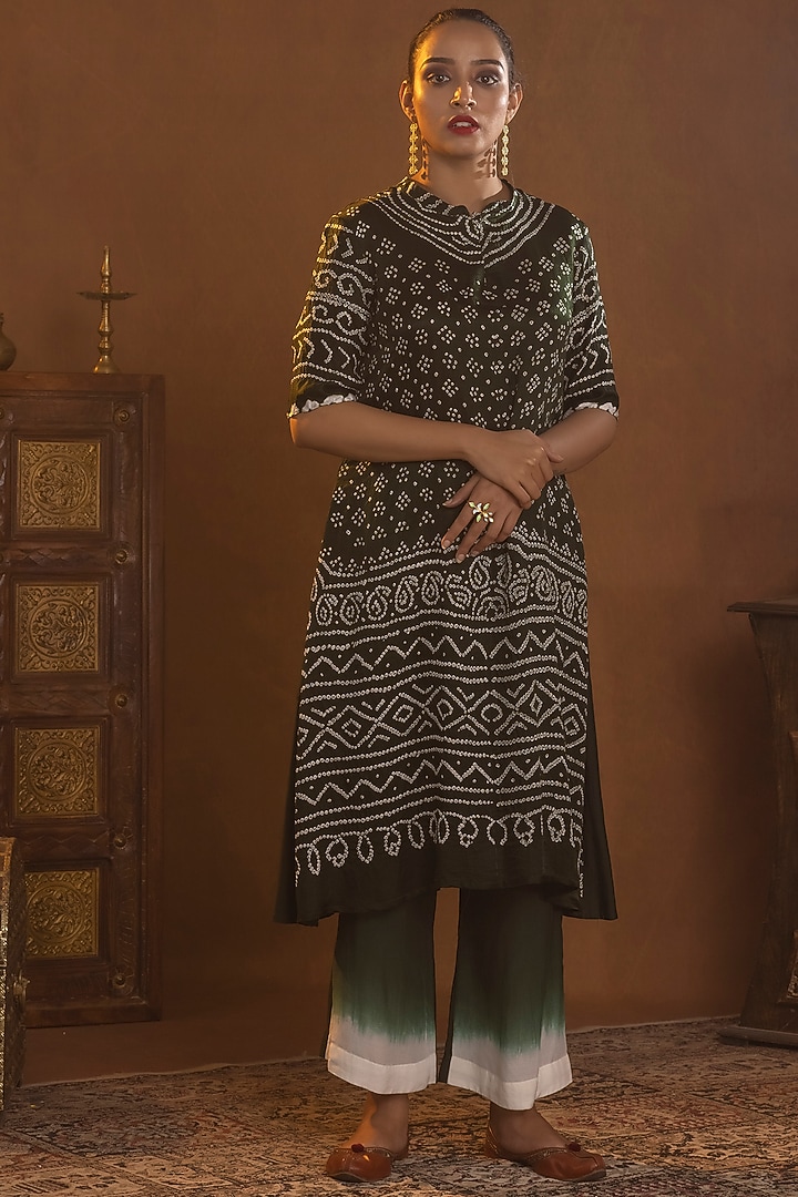 Olive Green Bandhani Tunic Set by Pooja Bagaria at Pernia's Pop Up Shop