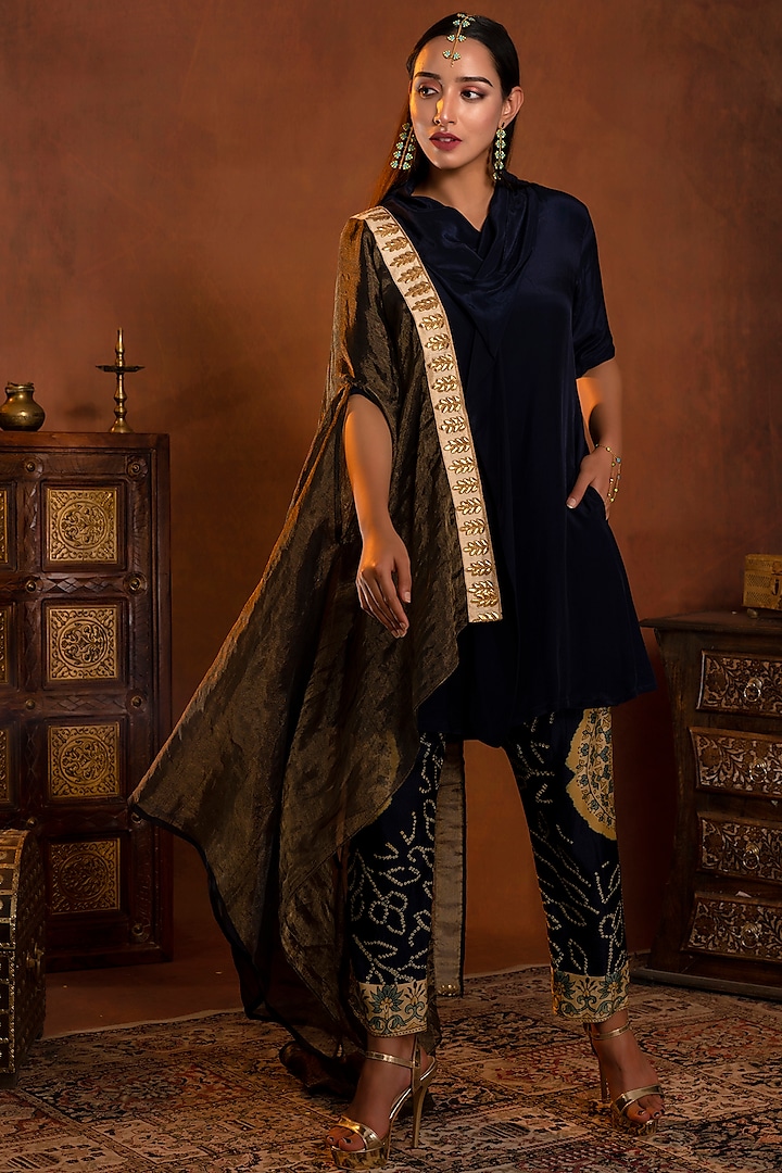 Midnight Blue Bandhani Draped Tunic Set by Pooja Bagaria at Pernia's Pop Up Shop