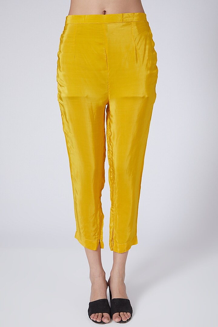 Yellow Printed Co-Ord Set by Pooja Bagaria at Pernia's Pop Up Shop