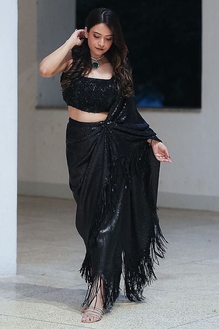 Matt Black Sequins Pre-Stitched Draped Party Wear Saree Set by Pooja Bagaria at Pernia's Pop Up Shop