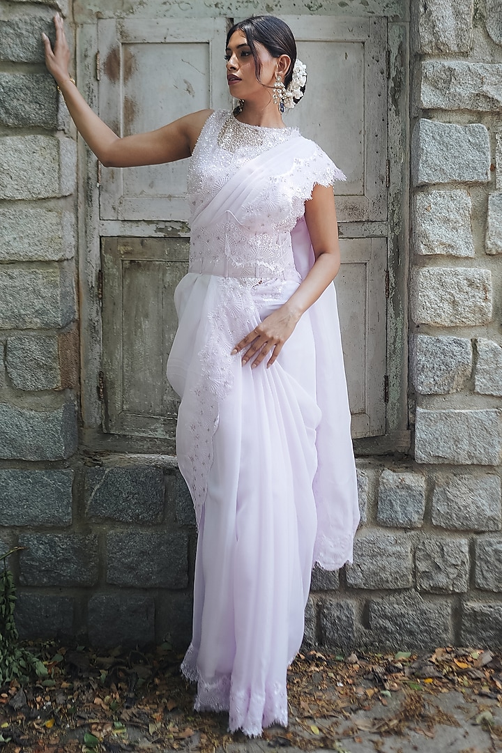 Lavender Natural Organza Embroidered Party Wear Saree Set by Pooja Bagaria at Pernia's Pop Up Shop