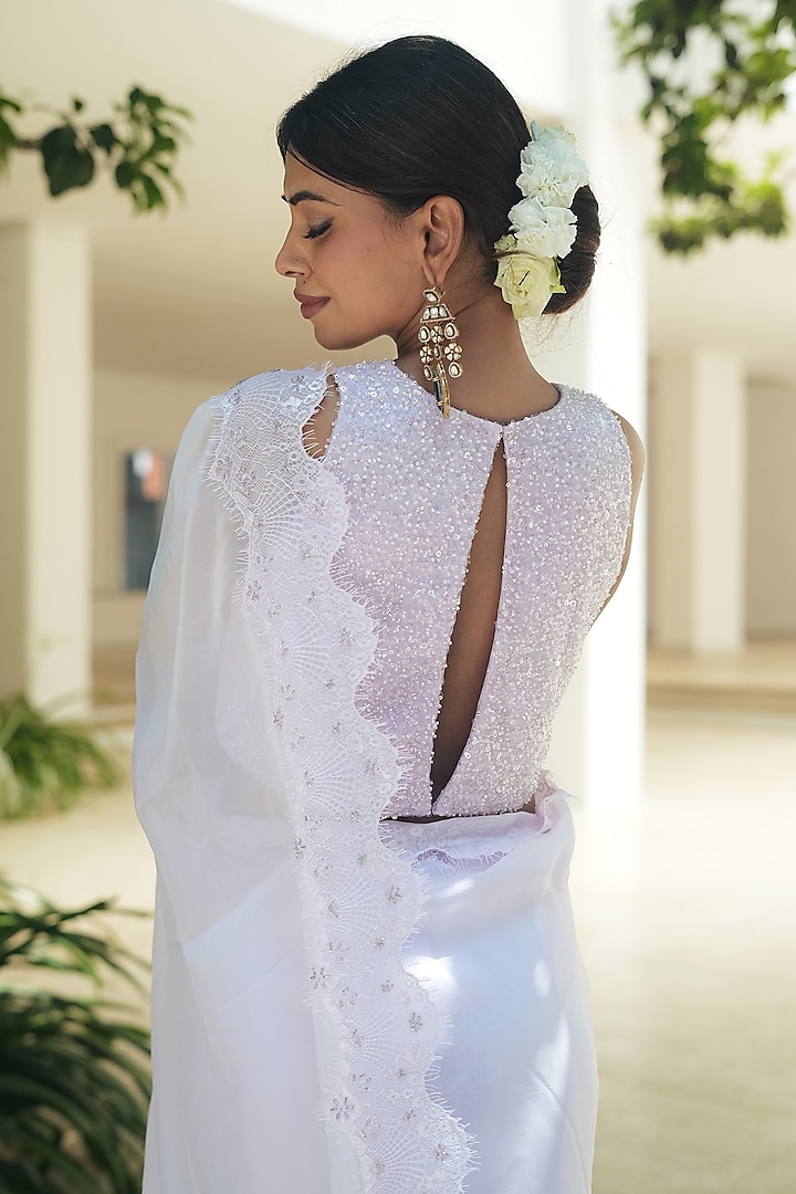 Lavender Natural Organza Embroidered Party Wear Saree Set by Pooja Bagaria at Pernia's Pop Up Shop
