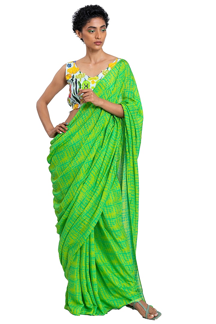 Green Shibori Digital Printed Saree Set by Pooja Bagaria at Pernia's Pop Up Shop