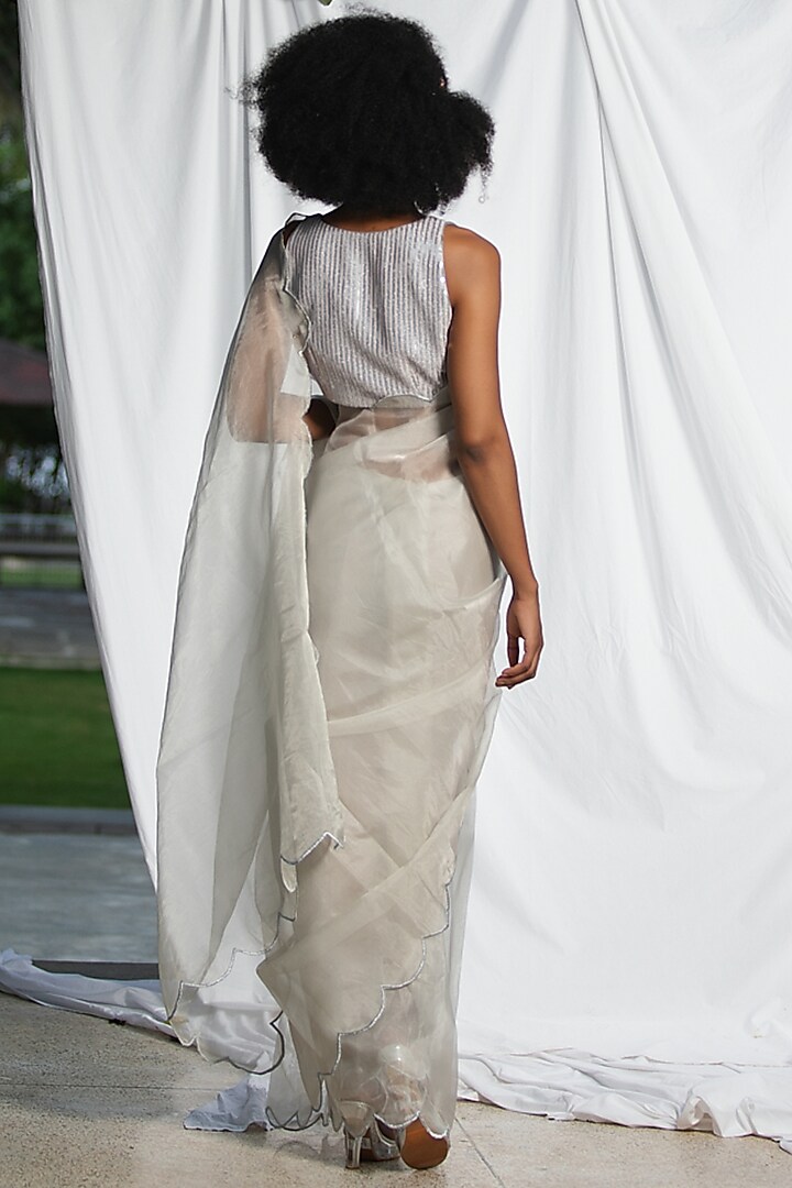 Silver Tissue Silk Scalloped Party Wear Saree Set by Pooja Bagaria at Pernia's Pop Up Shop