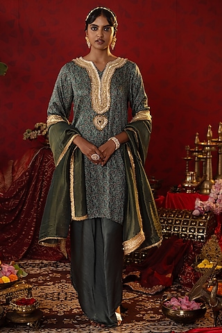 Emerald Green Natural Satin Linen Gota Work Kurta Set by Pooja Bagaria
