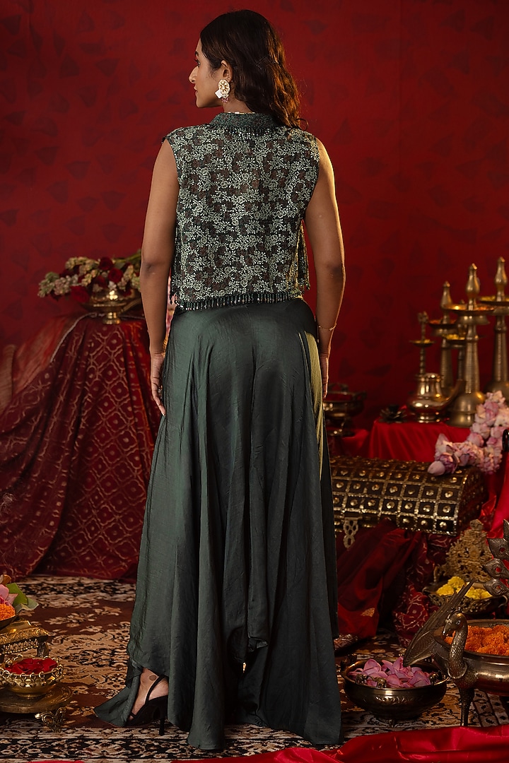 Emerald Green Natural Linen Zari Embellished Cropped Jacket Set by Pooja Bagaria at Pernia's Pop Up Shop